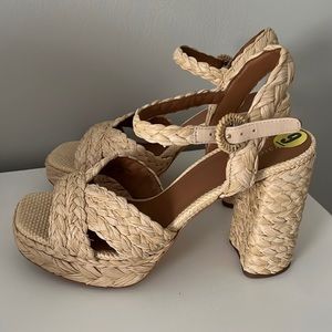 Kate Spade New York Raffia heel size 9